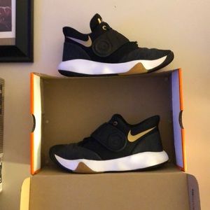 This is the kd trey 5 VI